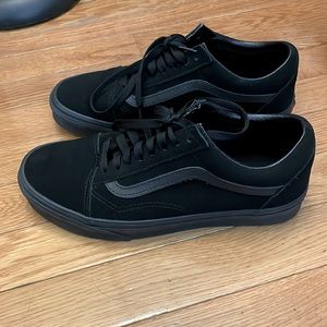 VANS low top sneakers women's size 8.5 - Men's size 7